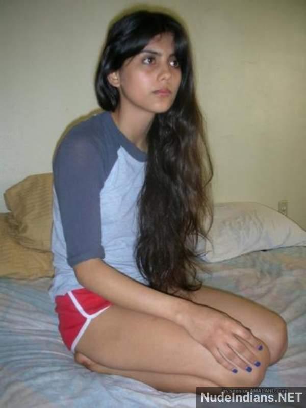https://pub-5fcdf72a54cd4edbb03ec3edaa415a42.r2.dev/nakedleaks/explore_erotic_indian_porn_gallery_featuring_beautiful_nude_girls/43.jpg