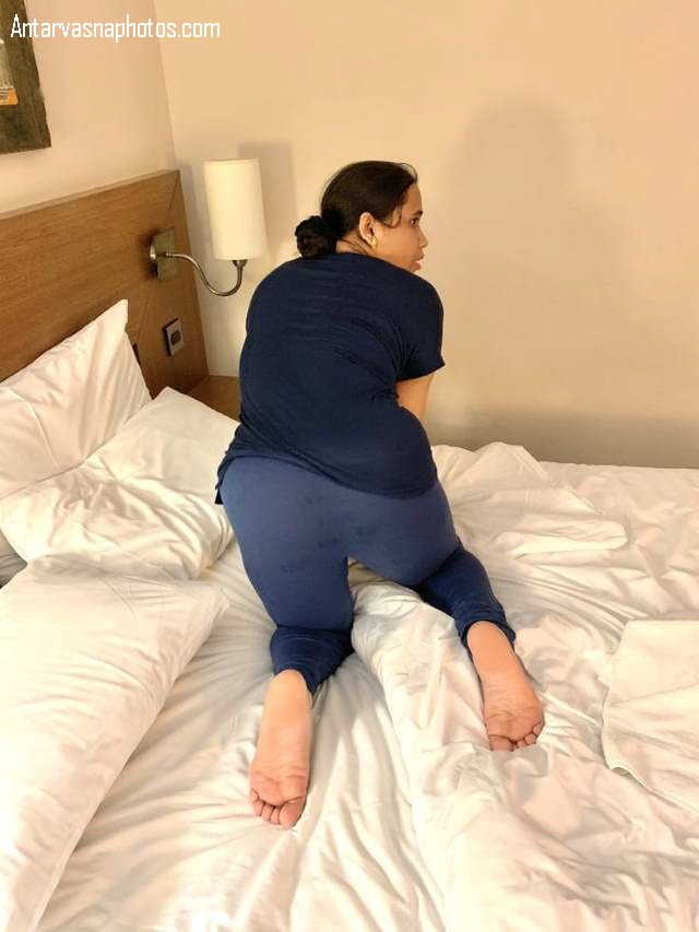 https://pub-5fcdf72a54cd4edbb03ec3edaa415a42.r2.dev/nakedleaks/exploring_bhabhi's_seductive_images/1.jpg