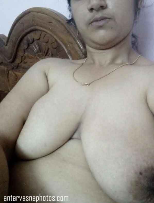 https://pub-5fcdf72a54cd4edbb03ec3edaa415a42.r2.dev/nakedleaks/exploring_captivating_images_of_punjabi_sister-in-law's_well-endowed_chest/2.jpg