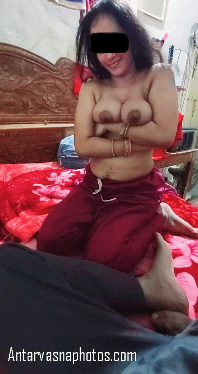 https://pub-5fcdf72a54cd4edbb03ec3edaa415a42.r2.dev/nakedleaks/exploring_chachi's_intimate_moments/3.jpg
