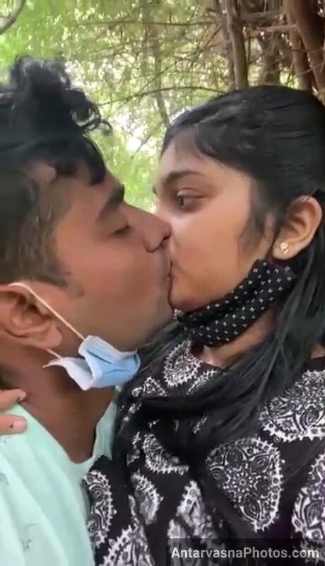 https://pub-5fcdf72a54cd4edbb03ec3edaa415a42.r2.dev/nakedleaks/exploring_desi_muslim_girl's_outdoor_breast_pressing_and_sucking_images/4.jpg