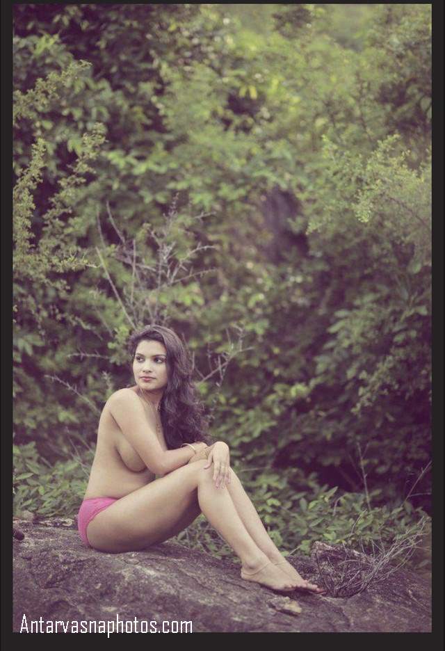 https://pub-5fcdf72a54cd4edbb03ec3edaa415a42.r2.dev/nakedleaks/exploring_indian_bhabhi's_naked_fun_outdoors/5.jpg
