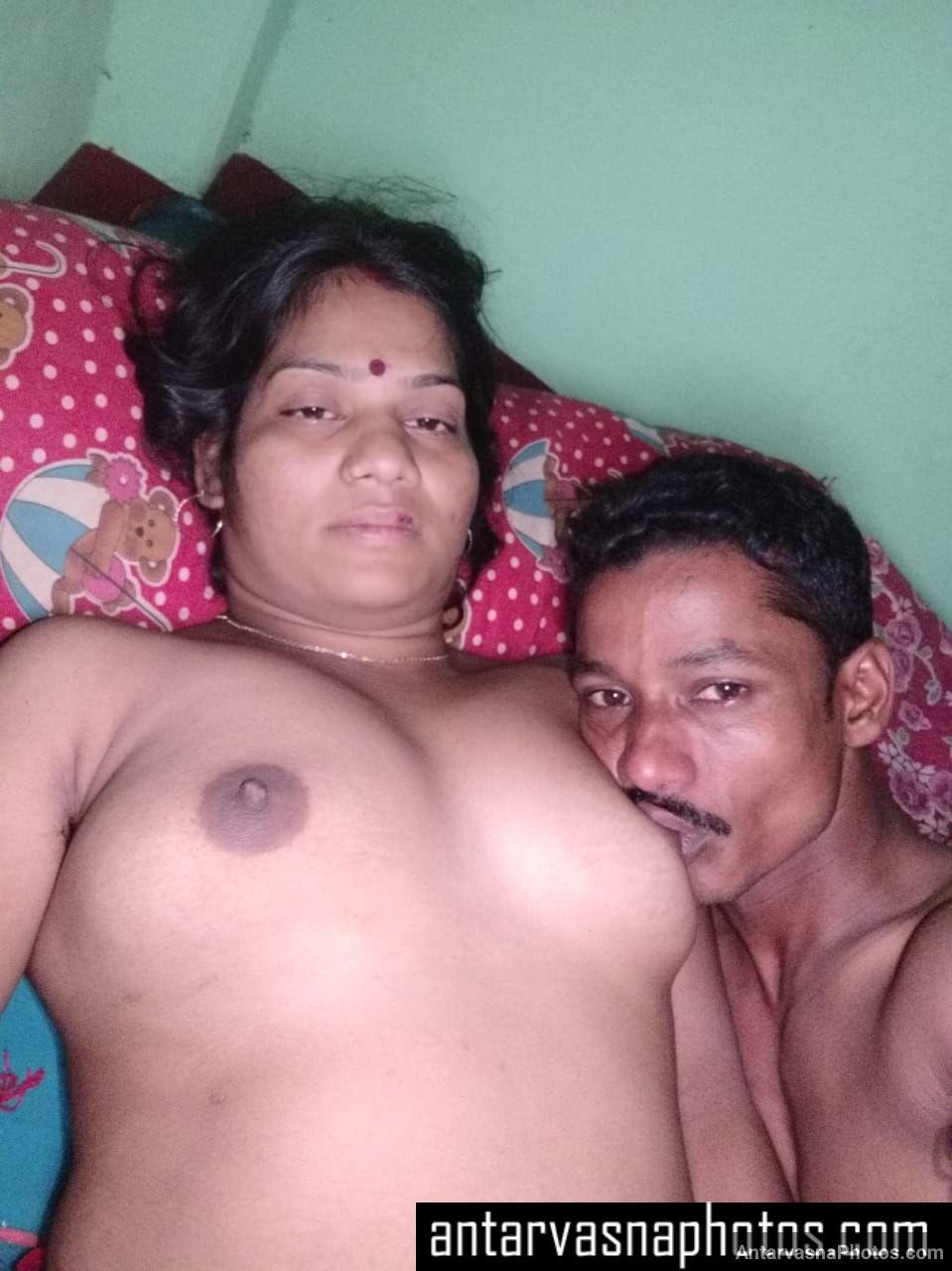 https://pub-5fcdf72a54cd4edbb03ec3edaa415a42.r2.dev/nakedleaks/exploring_indian_village_bhabhi's_intimate_photos/0.jpg