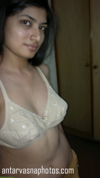 https://pub-5fcdf72a54cd4edbb03ec3edaa415a42.r2.dev/nakedleaks/exploring_komal's_unshaved_private_images/2.jpg