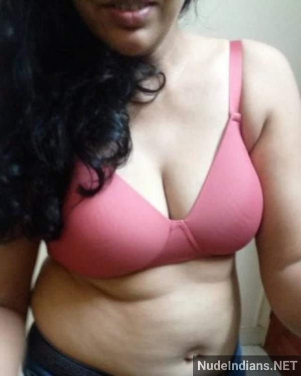 https://pub-5fcdf72a54cd4edbb03ec3edaa415a42.r2.dev/nakedleaks/exploring_the_sensual_world_of_desi_nangi_chut_through_masturbation/5.jpg