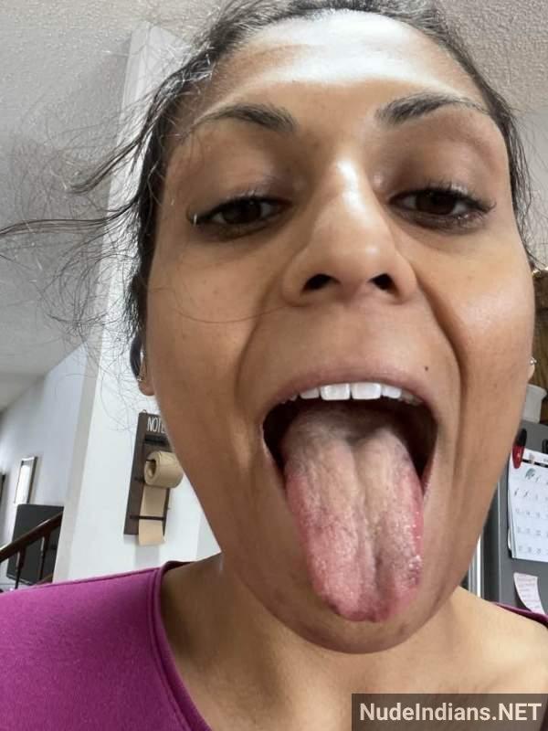 https://pub-5fcdf72a54cd4edbb03ec3edaa415a42.r2.dev/nakedleaks/exposed:_intimate_photos_of_nri_gujarati_wife_tulsi_patel_revealed/41.jpg