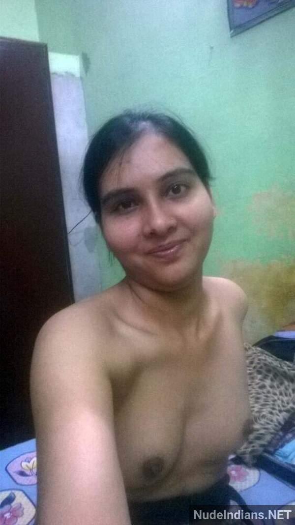 https://pub-5fcdf72a54cd4edbb03ec3edaa415a42.r2.dev/nakedleaks/exposed:_intimate_photos_of_south_indian_tamil_girls_circulating_online/35.jpg