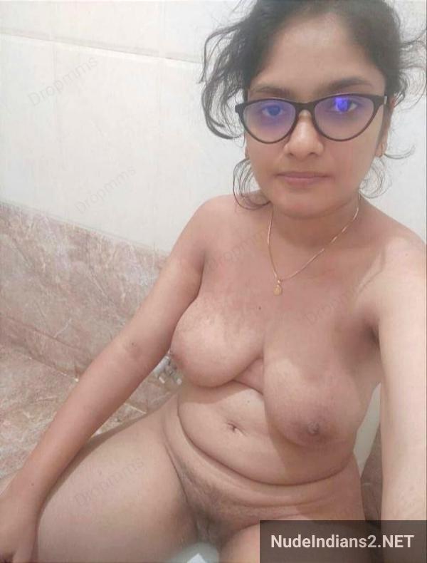 https://pub-5fcdf72a54cd4edbb03ec3edaa415a42.r2.dev/nakedleaks/exposed:_mallu_wife_meera_flaunts_her_assets_for_office_lover/4.jpg