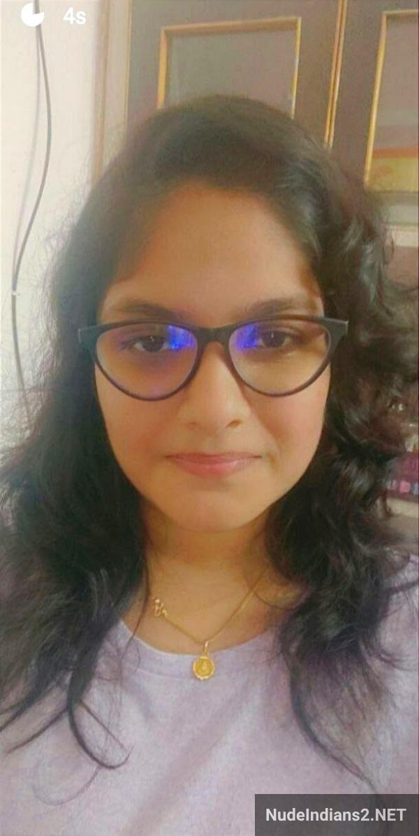 https://pub-5fcdf72a54cd4edbb03ec3edaa415a42.r2.dev/nakedleaks/exposed:_mallu_wife_meera_flaunts_her_assets_for_office_lover/8.jpg