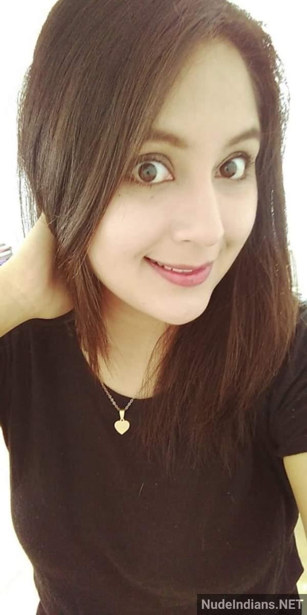 https://pub-5fcdf72a54cd4edbb03ec3edaa415a42.r2.dev/nakedleaks/exposed:_mumbai_bindas_girls'_private_photos_online/26.jpg