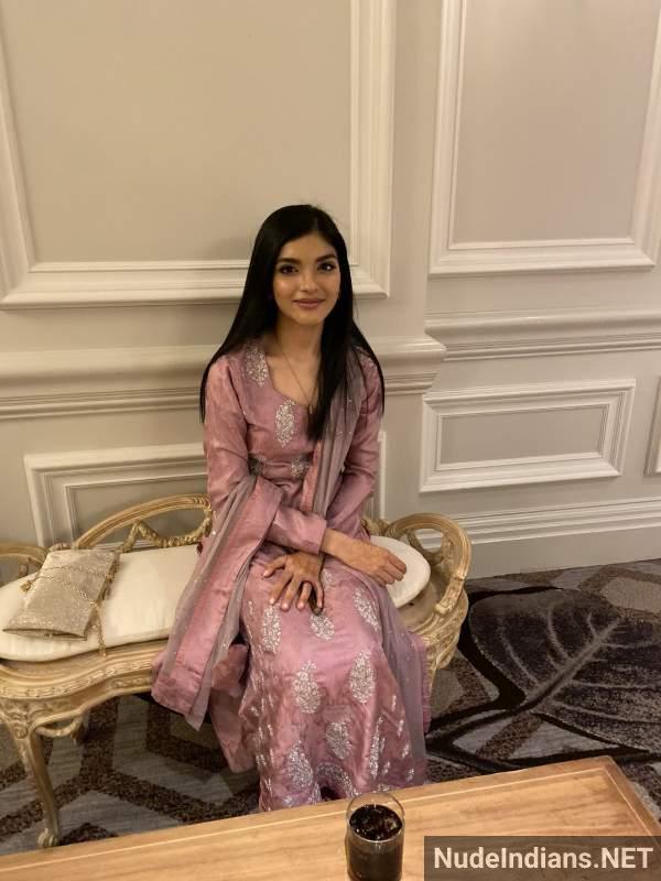 https://pub-5fcdf72a54cd4edbb03ec3edaa415a42.r2.dev/nakedleaks/exposed:_mumbai_bindas_girls'_private_photos_online/27.jpg