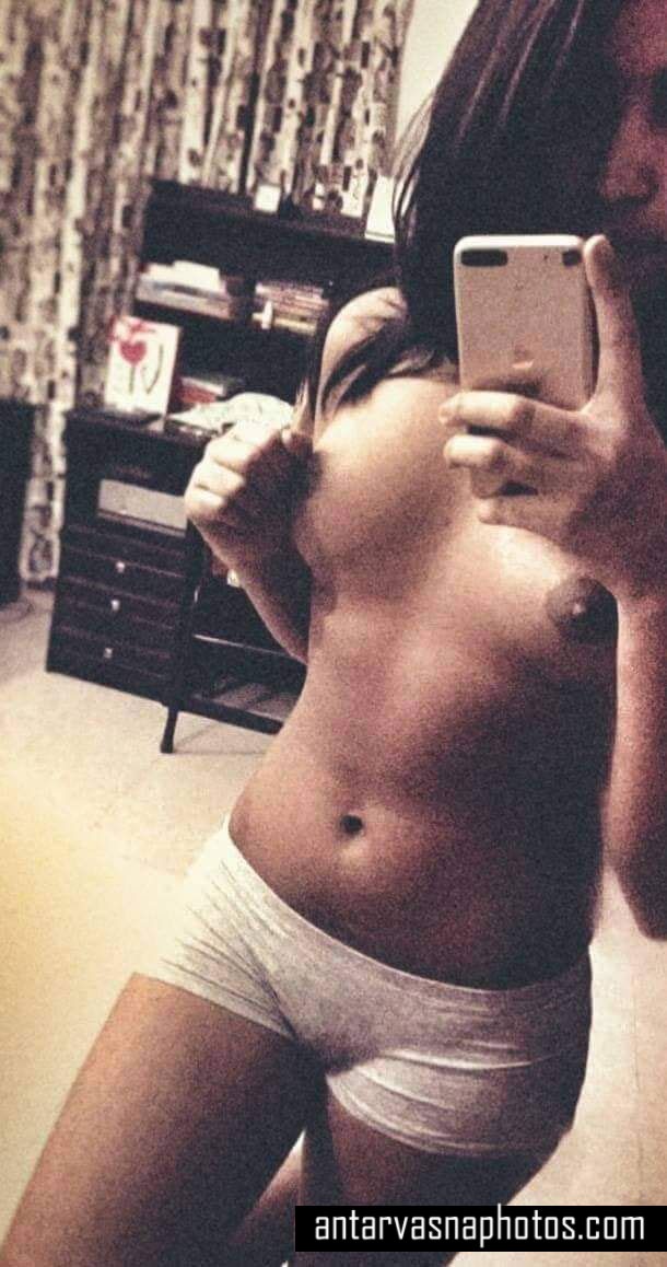 https://pub-5fcdf72a54cd4edbb03ec3edaa415a42.r2.dev/nakedleaks/exposed:_mumbai_girl_ragini's_private_images/1.jpg