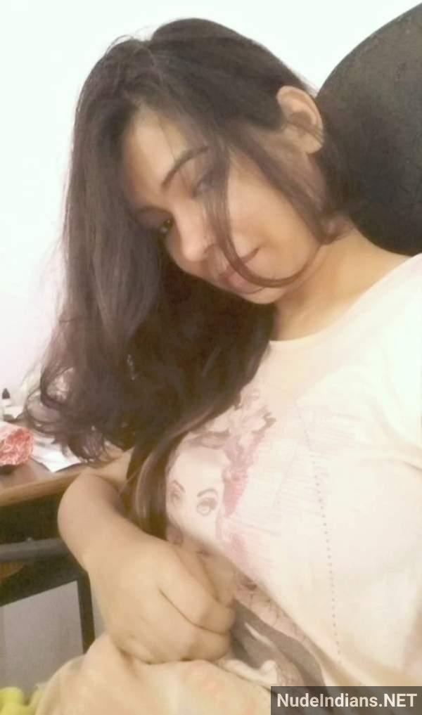 https://pub-5fcdf72a54cd4edbb03ec3edaa415a42.r2.dev/nakedleaks/exposed:_seductive_kerala_gf_reveals_all_on_camera/31.jpg