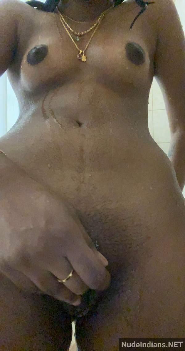 https://pub-5fcdf72a54cd4edbb03ec3edaa415a42.r2.dev/nakedleaks/exposed:_telugu_girlfriend_shares_intimate_photos/134.jpg