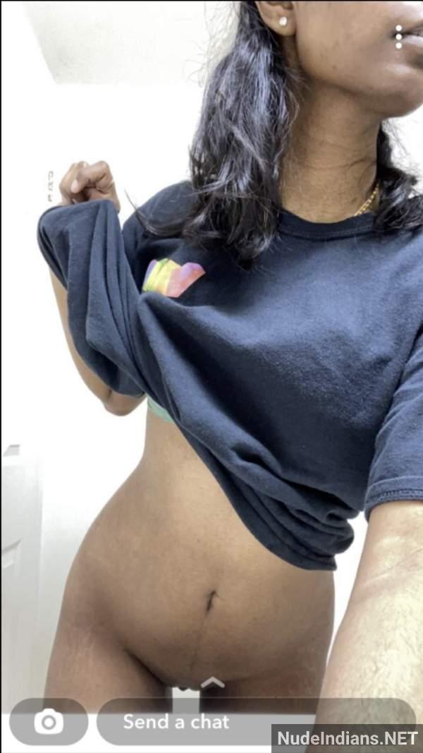 https://pub-5fcdf72a54cd4edbb03ec3edaa415a42.r2.dev/nakedleaks/exposed:_telugu_girlfriend_shares_intimate_photos/137.jpg
