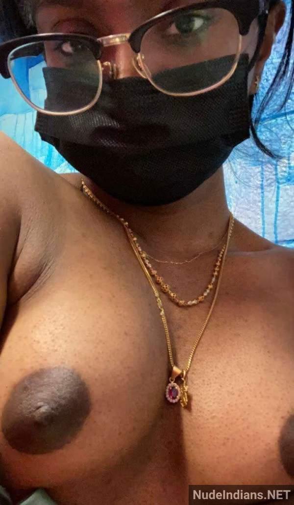 https://pub-5fcdf72a54cd4edbb03ec3edaa415a42.r2.dev/nakedleaks/exposed:_telugu_girlfriend_shares_intimate_photos/141.jpg