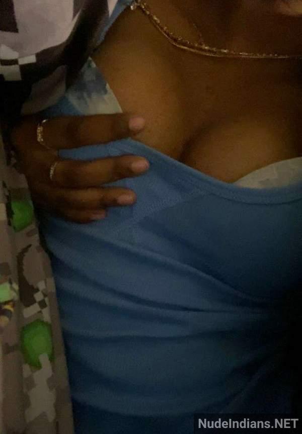 https://pub-5fcdf72a54cd4edbb03ec3edaa415a42.r2.dev/nakedleaks/exposed:_telugu_girlfriend_shares_intimate_photos/68.jpg