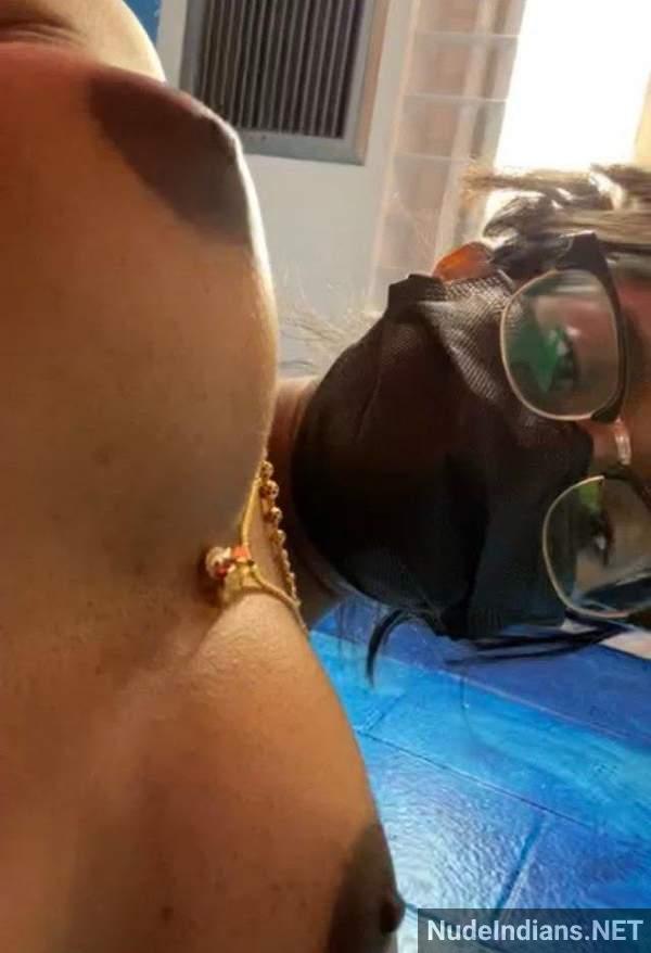 https://pub-5fcdf72a54cd4edbb03ec3edaa415a42.r2.dev/nakedleaks/exposed:_telugu_girlfriend_shares_intimate_photos/81.jpg