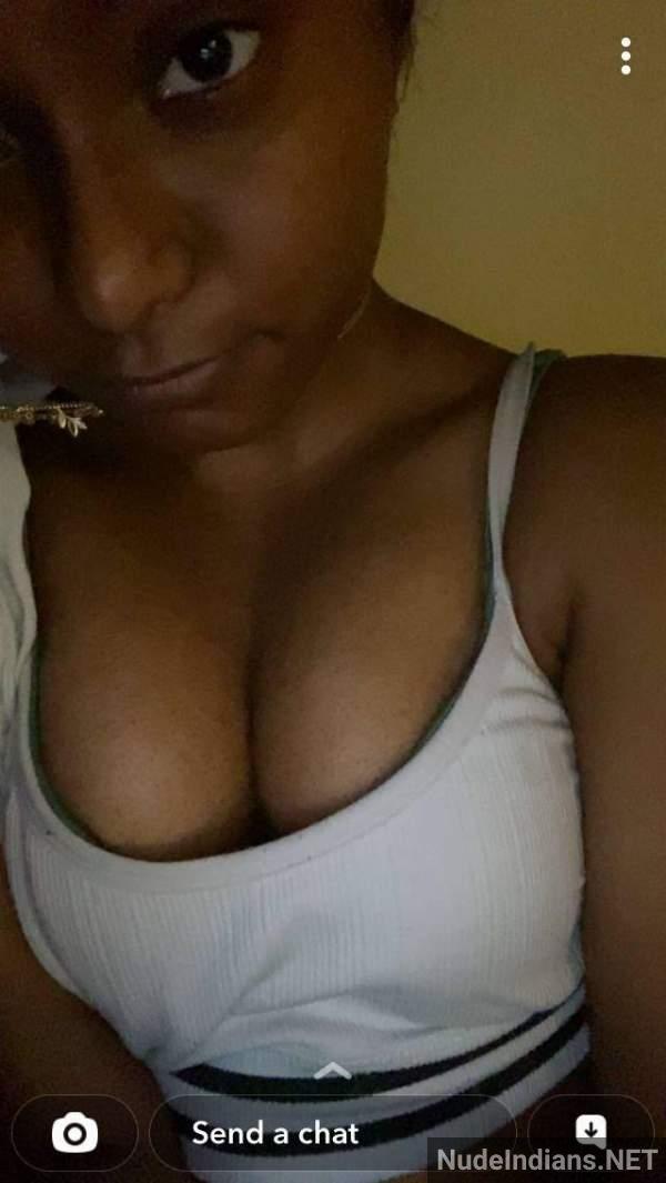 https://pub-5fcdf72a54cd4edbb03ec3edaa415a42.r2.dev/nakedleaks/exposed:_telugu_girlfriend_shares_intimate_photos/95.jpg