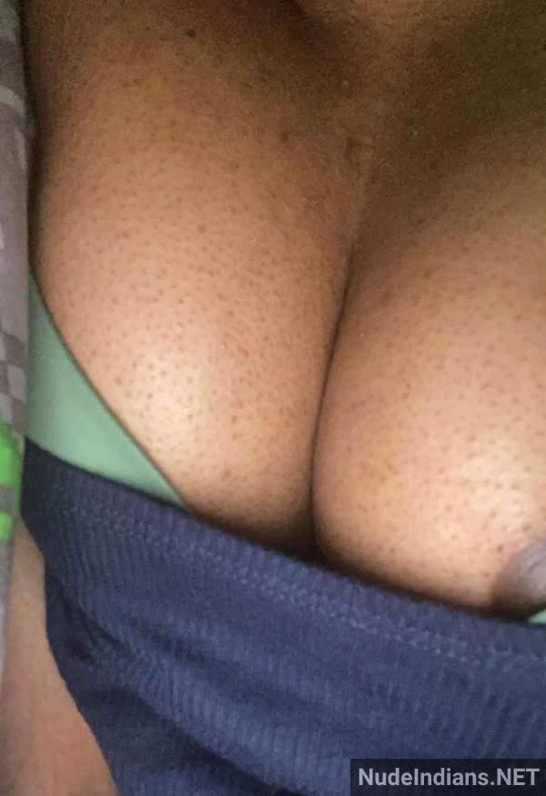 https://pub-5fcdf72a54cd4edbb03ec3edaa415a42.r2.dev/nakedleaks/exposed:_telugu_girlfriend_shares_intimate_photos/98.jpg