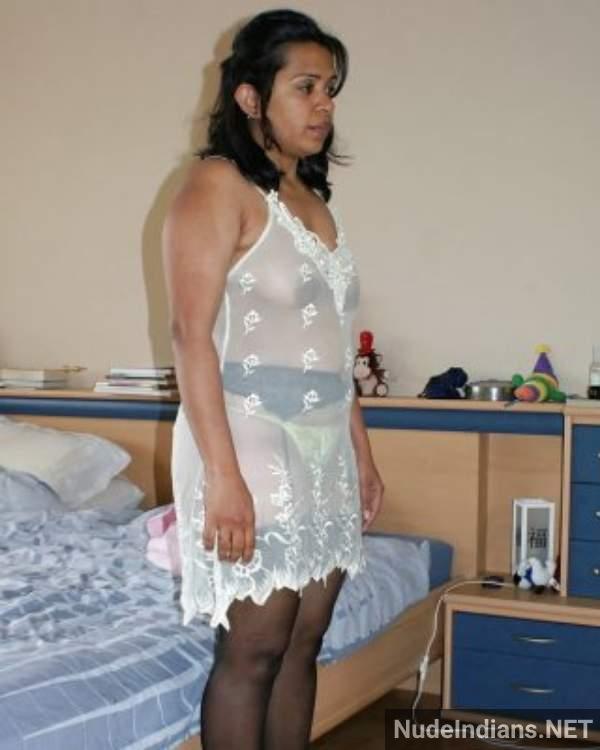 https://pub-5fcdf72a54cd4edbb03ec3edaa415a42.r2.dev/nakedleaks/exposed:_unveiled_kerala_housewives_revealing_themselves_online/32.jpg