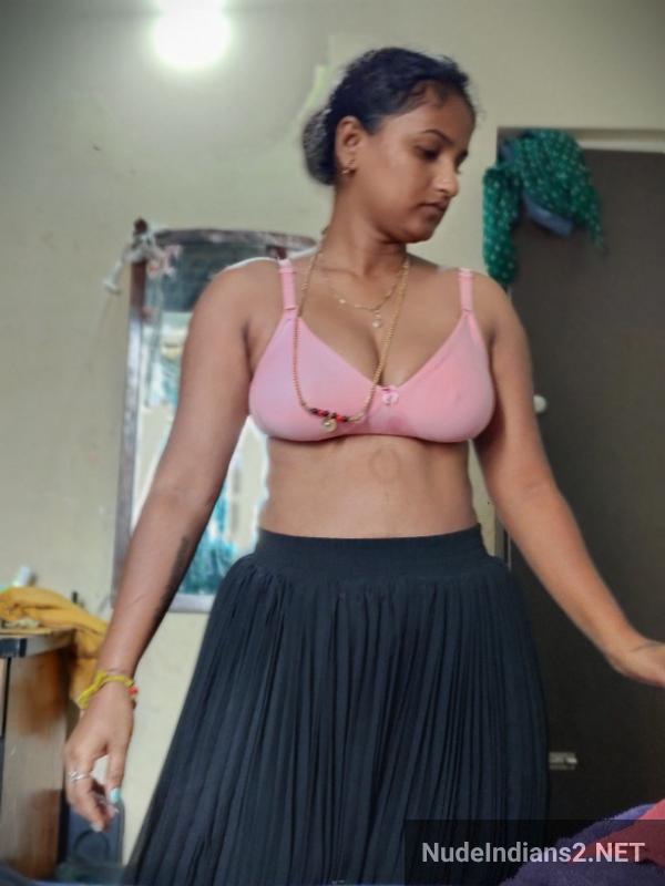 https://pub-5fcdf72a54cd4edbb03ec3edaa415a42.r2.dev/nakedleaks/exposed_affair:_rukmini's_amaravathi_telugu_scandal/94.jpg