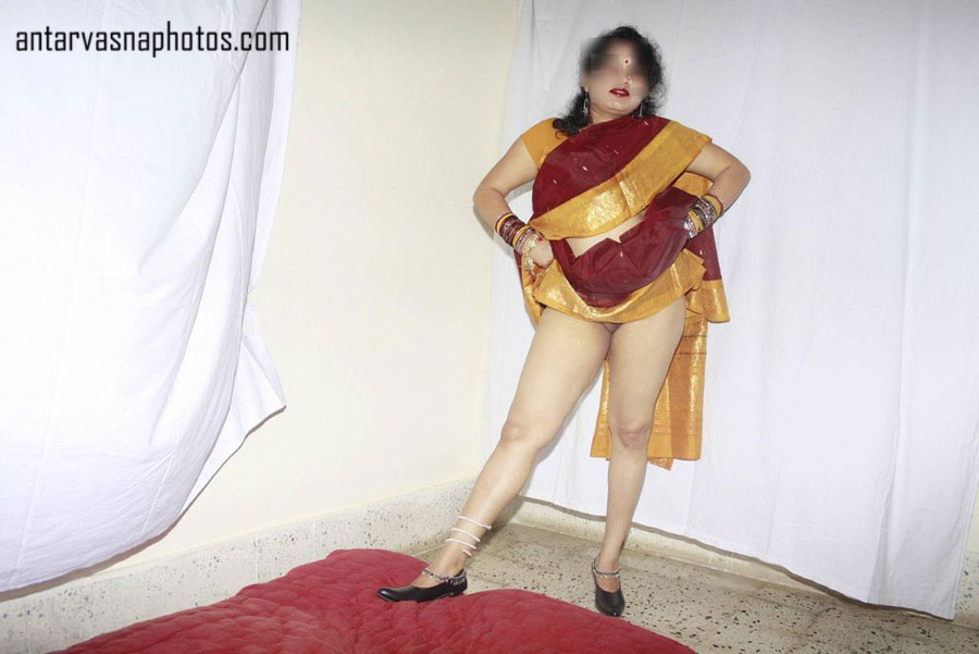 https://pub-5fcdf72a54cd4edbb03ec3edaa415a42.r2.dev/nakedleaks/exposed_aunt_in_saree_gallery/1.jpg