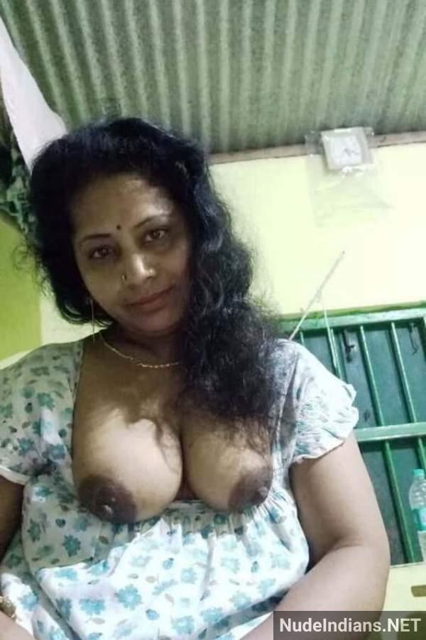 https://pub-5fcdf72a54cd4edbb03ec3edaa415a42.r2.dev/nakedleaks/exposed_busty_milfs_and_seductive_bhabhi_photos/38.jpg