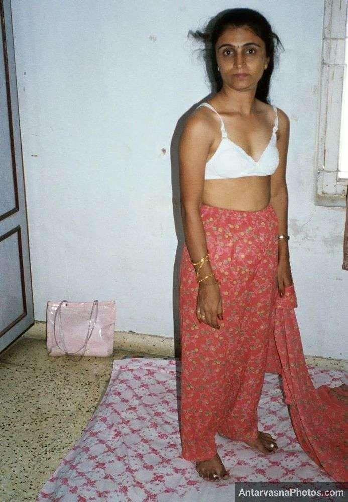 https://pub-5fcdf72a54cd4edbb03ec3edaa415a42.r2.dev/nakedleaks/exposed_desi_bhabhi_photos:_wife's_friend_merry_stripped_naked/1.jpg