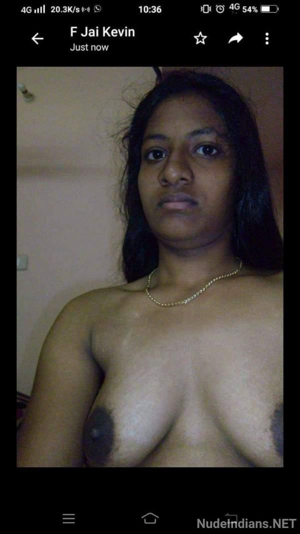https://pub-5fcdf72a54cd4edbb03ec3edaa415a42.r2.dev/nakedleaks/exposed_desi_nude_sex_images_of_telugu_couples/43.jpg