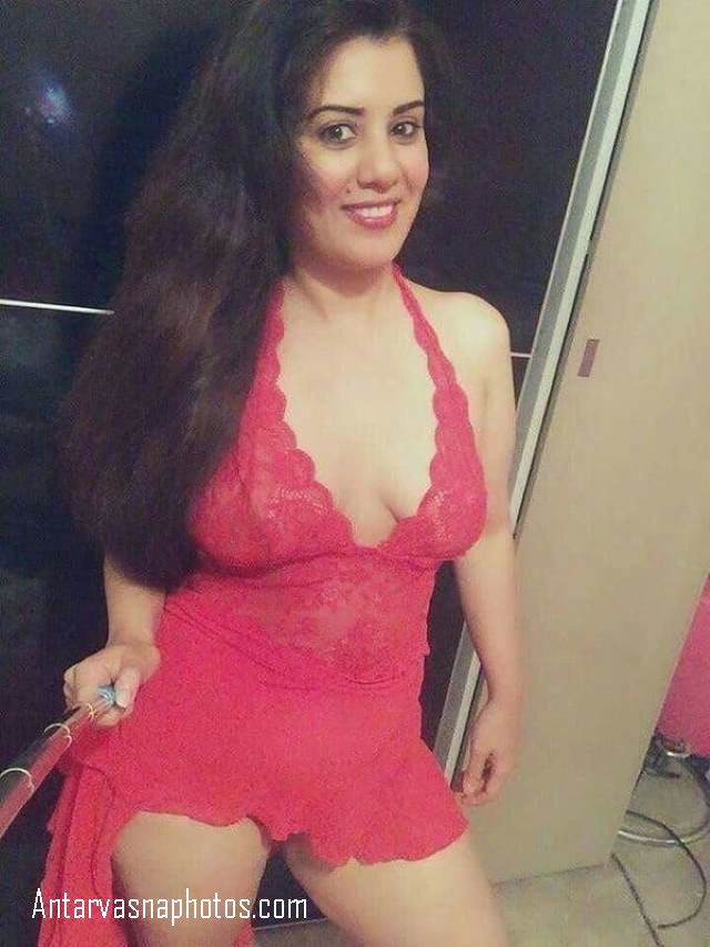 https://pub-5fcdf72a54cd4edbb03ec3edaa415a42.r2.dev/nakedleaks/exposed_images_of_indian_girl's_sensuous_appearance/0.jpg