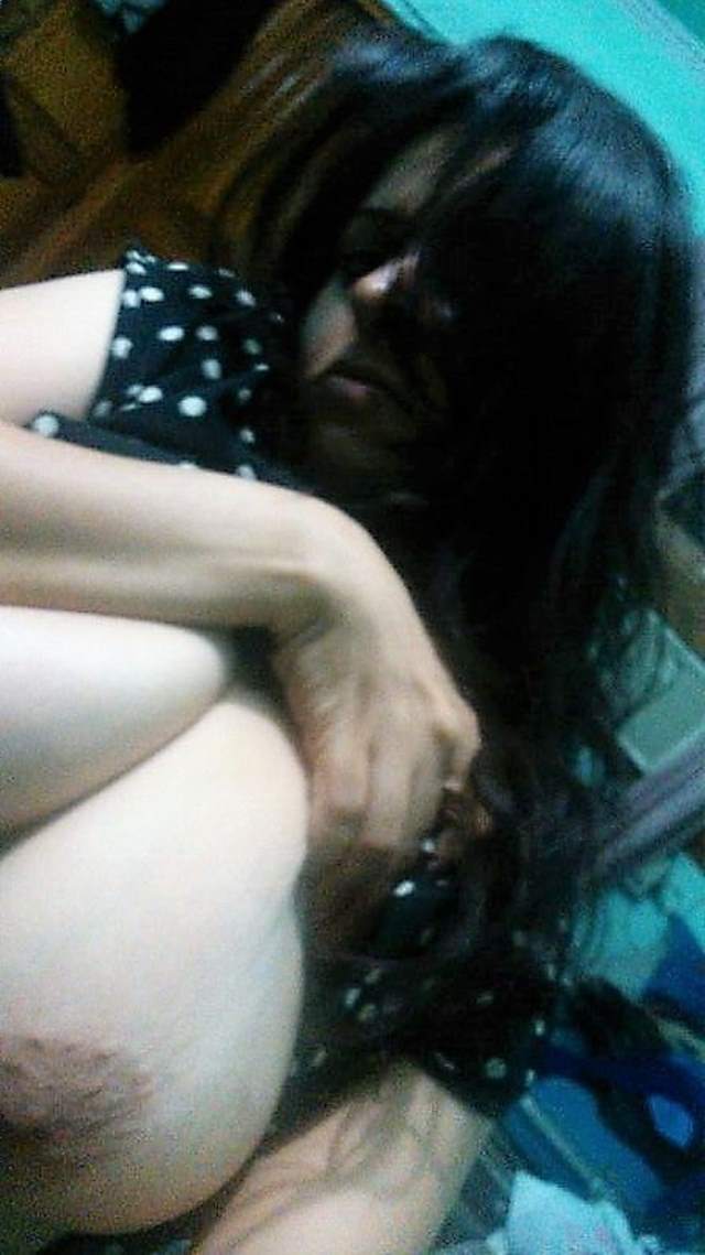 https://pub-5fcdf72a54cd4edbb03ec3edaa415a42.r2.dev/nakedleaks/exposed_images_of_indian_woman_with_large_breasts/6.jpg