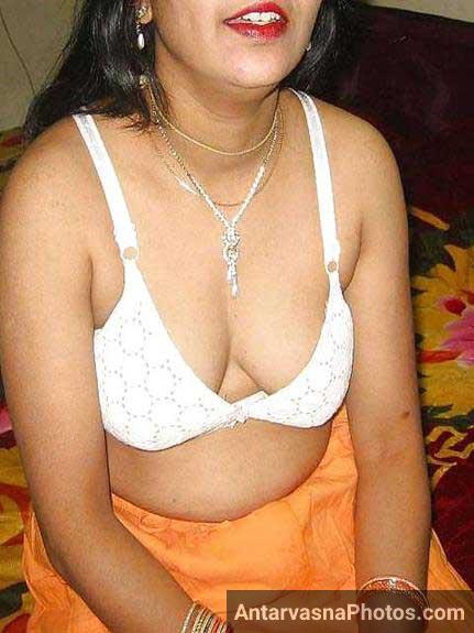https://pub-5fcdf72a54cd4edbb03ec3edaa415a42.r2.dev/nakedleaks/exposed_indian_aunties_displaying_sensual_bosoms/0.jpg