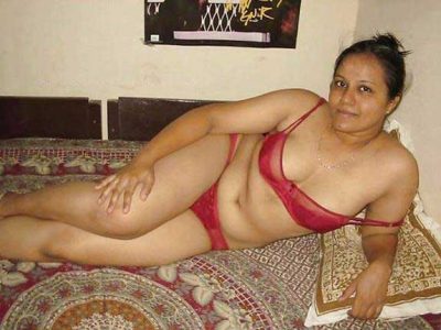 Exposed Indian aunties displaying sensual bosoms