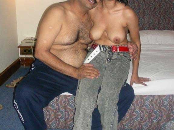 https://pub-5fcdf72a54cd4edbb03ec3edaa415a42.r2.dev/nakedleaks/exposed_indian_group_sex_images_leaked/0.jpg