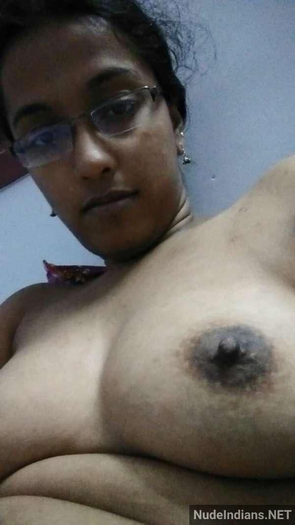 https://pub-5fcdf72a54cd4edbb03ec3edaa415a42.r2.dev/nakedleaks/exposed_indian_wife_engaging_in_intimate_photos_scandal/0.jpg