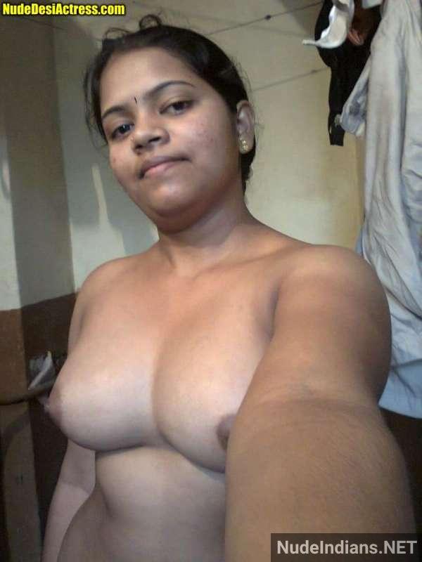 https://pub-5fcdf72a54cd4edbb03ec3edaa415a42.r2.dev/nakedleaks/exposed_indian_wife_engaging_in_intimate_photos_scandal/12.jpg