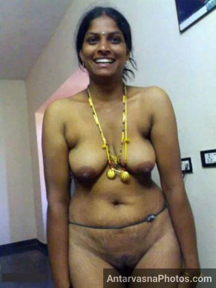 https://pub-5fcdf72a54cd4edbb03ec3edaa415a42.r2.dev/nakedleaks/exposed_indian_wife_in_front_of_her_husband_in_the_village/4.jpg