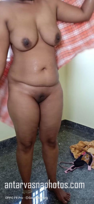 Exposed Photos of Desirable Indian Sister-in-law Kavita