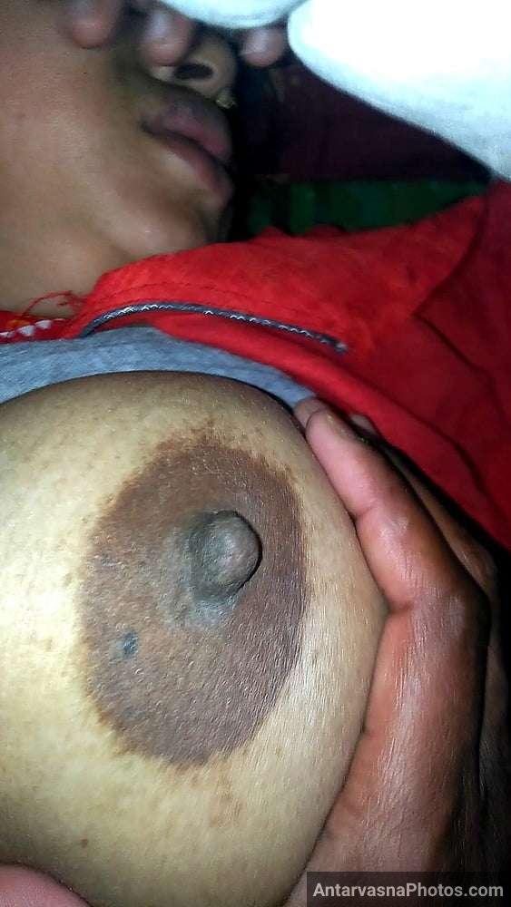 https://pub-5fcdf72a54cd4edbb03ec3edaa415a42.r2.dev/nakedleaks/exposing_busty_desi_aunty_pictures_–_busty_aunty_flaunting_her_assets/1.jpg