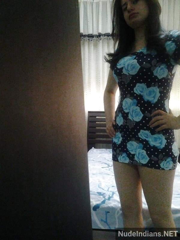 https://pub-5fcdf72a54cd4edbb03ec3edaa415a42.r2.dev/nakedleaks/exposing_kashmiri_muslim_girl's_bosom_to_boyfriend/24.jpg