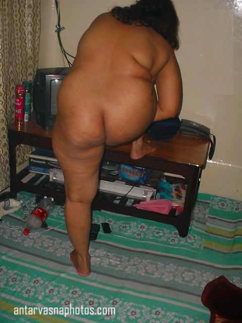 https://pub-5fcdf72a54cd4edbb03ec3edaa415a42.r2.dev/nakedleaks/exposing_naked_pictures_of_mature_mallu_aunty/3.jpg