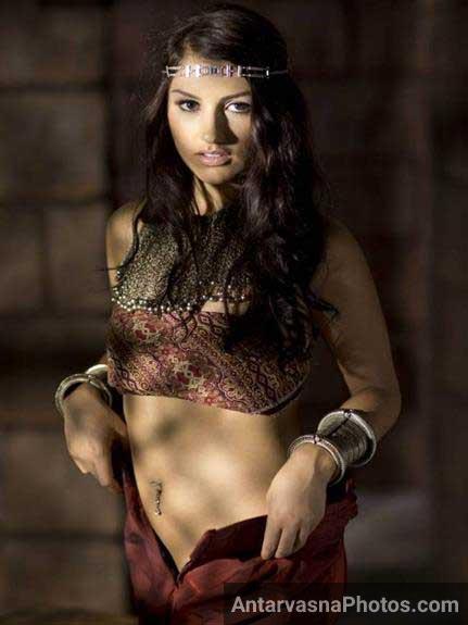 https://pub-5fcdf72a54cd4edbb03ec3edaa415a42.r2.dev/nakedleaks/exposing_the_beauty_of_indian_model_yana/3.jpg