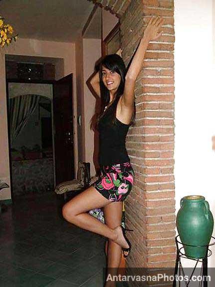 https://pub-5fcdf72a54cd4edbb03ec3edaa415a42.r2.dev/nakedleaks/exposing_the_sensual_side_of_the_parlor_owner's_daughter/0.jpg