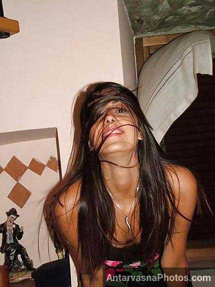 https://pub-5fcdf72a54cd4edbb03ec3edaa415a42.r2.dev/nakedleaks/exposing_the_sensual_side_of_the_parlor_owner's_daughter/1.jpg