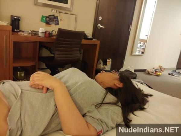 https://pub-5fcdf72a54cd4edbb03ec3edaa415a42.r2.dev/nakedleaks/exposure_of_60_delhi_couples_in_wife_swapping_scandal/11.jpg