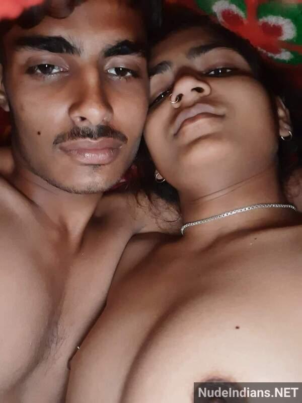 https://pub-5fcdf72a54cd4edbb03ec3edaa415a42.r2.dev/nakedleaks/exposure_of_60_delhi_couples_in_wife_swapping_scandal/23.jpg