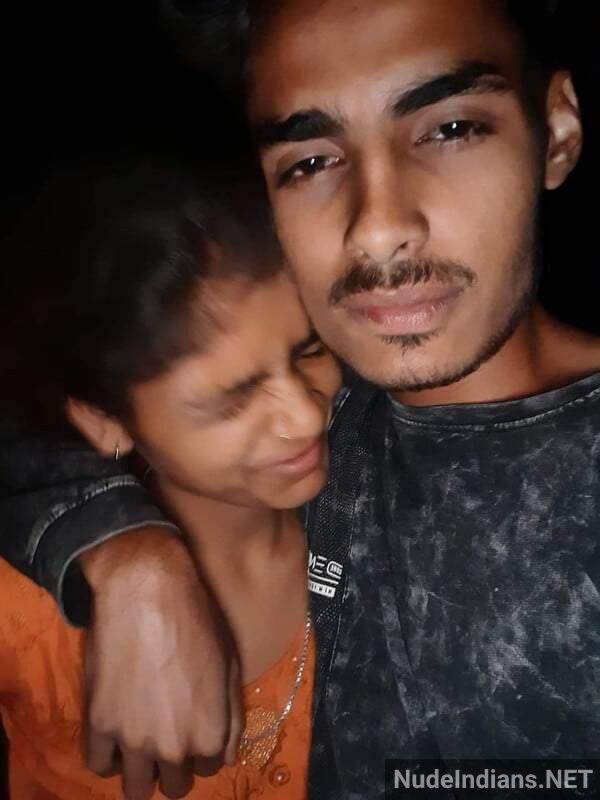 https://pub-5fcdf72a54cd4edbb03ec3edaa415a42.r2.dev/nakedleaks/exposure_of_60_delhi_couples_in_wife_swapping_scandal/32.jpg