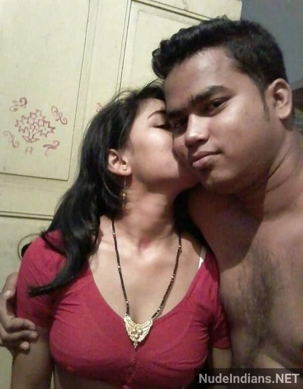 https://pub-5fcdf72a54cd4edbb03ec3edaa415a42.r2.dev/nakedleaks/exposure_of_60_delhi_couples_in_wife_swapping_scandal/35.jpg