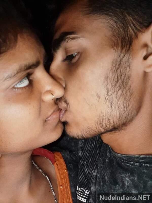 https://pub-5fcdf72a54cd4edbb03ec3edaa415a42.r2.dev/nakedleaks/exposure_of_60_delhi_couples_in_wife_swapping_scandal/50.jpg